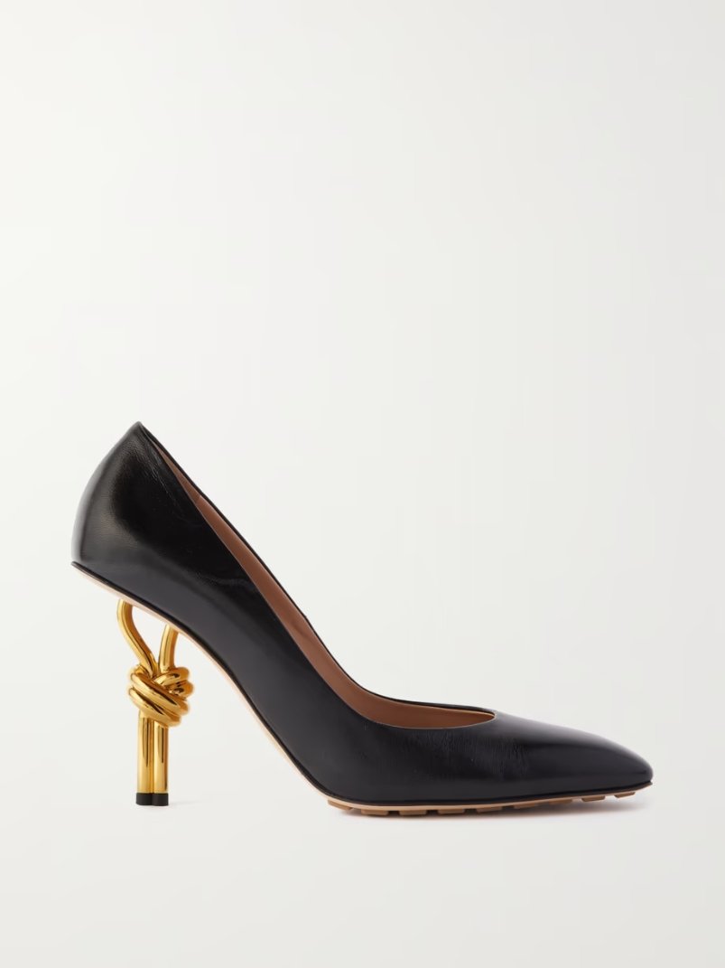 Knot glossed-leather pumps